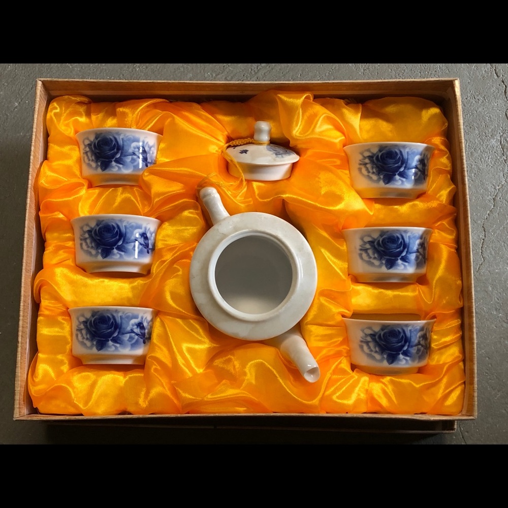 Authentic Chinese Porcelain Drinkware
